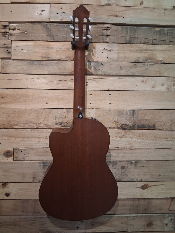 Yamaha CGX 122 MCC, Rotzeder massiv / Nato, Pickup, Cutaway, gebraucht